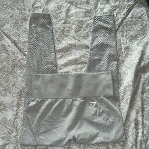 GYMSHARK SEAMLESS GREY SIZE || small
